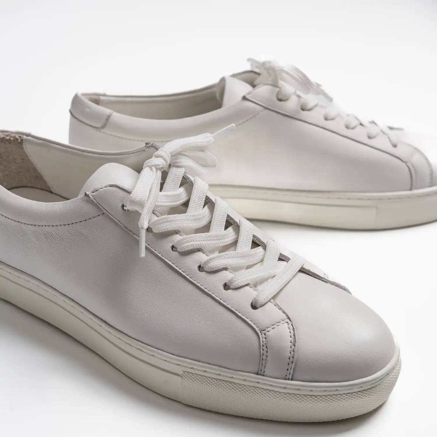 white leather sneaker, bayfront in white