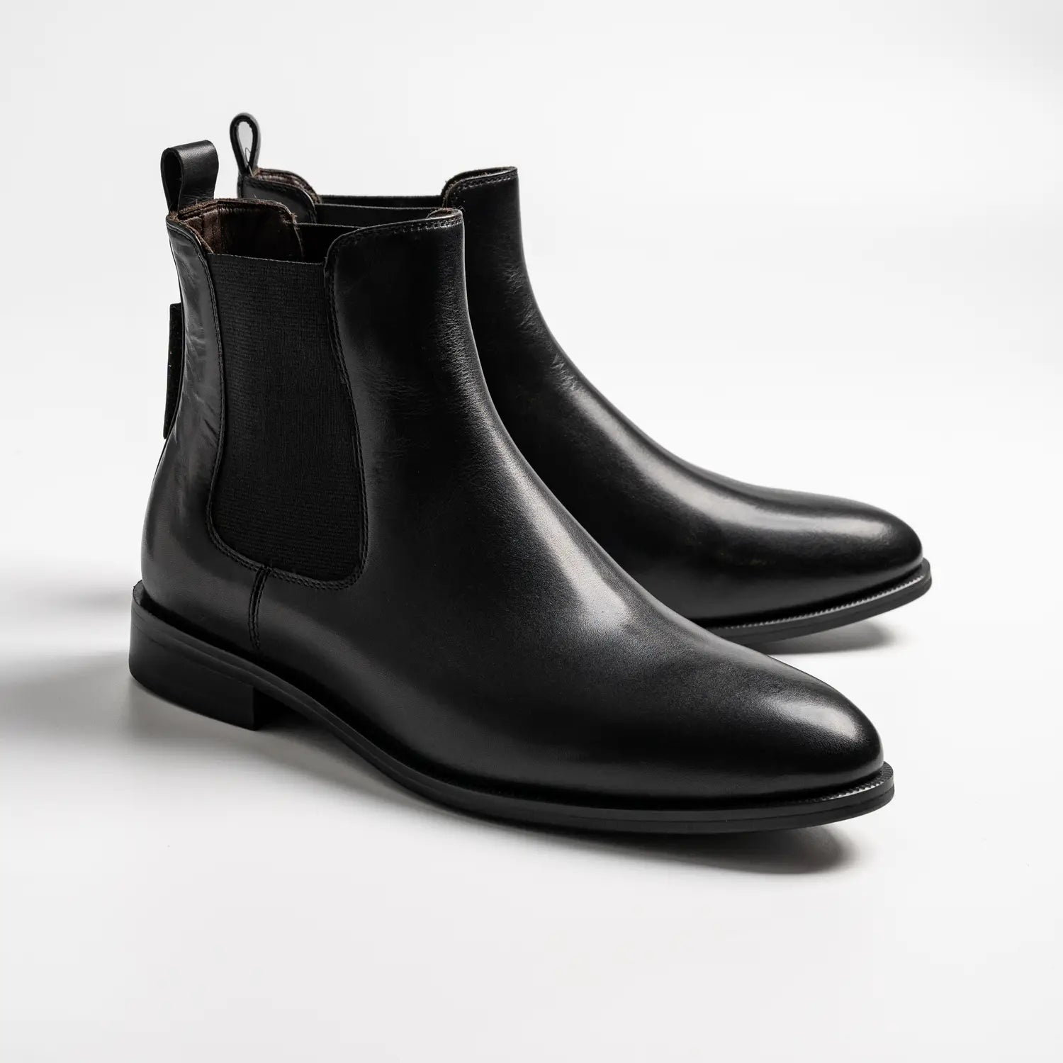 chelsea boots in black, clarke in black