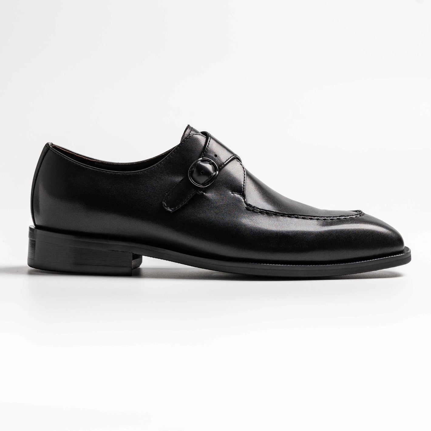 Apron stitch, split toe single monk strap in black, Mccallum in black