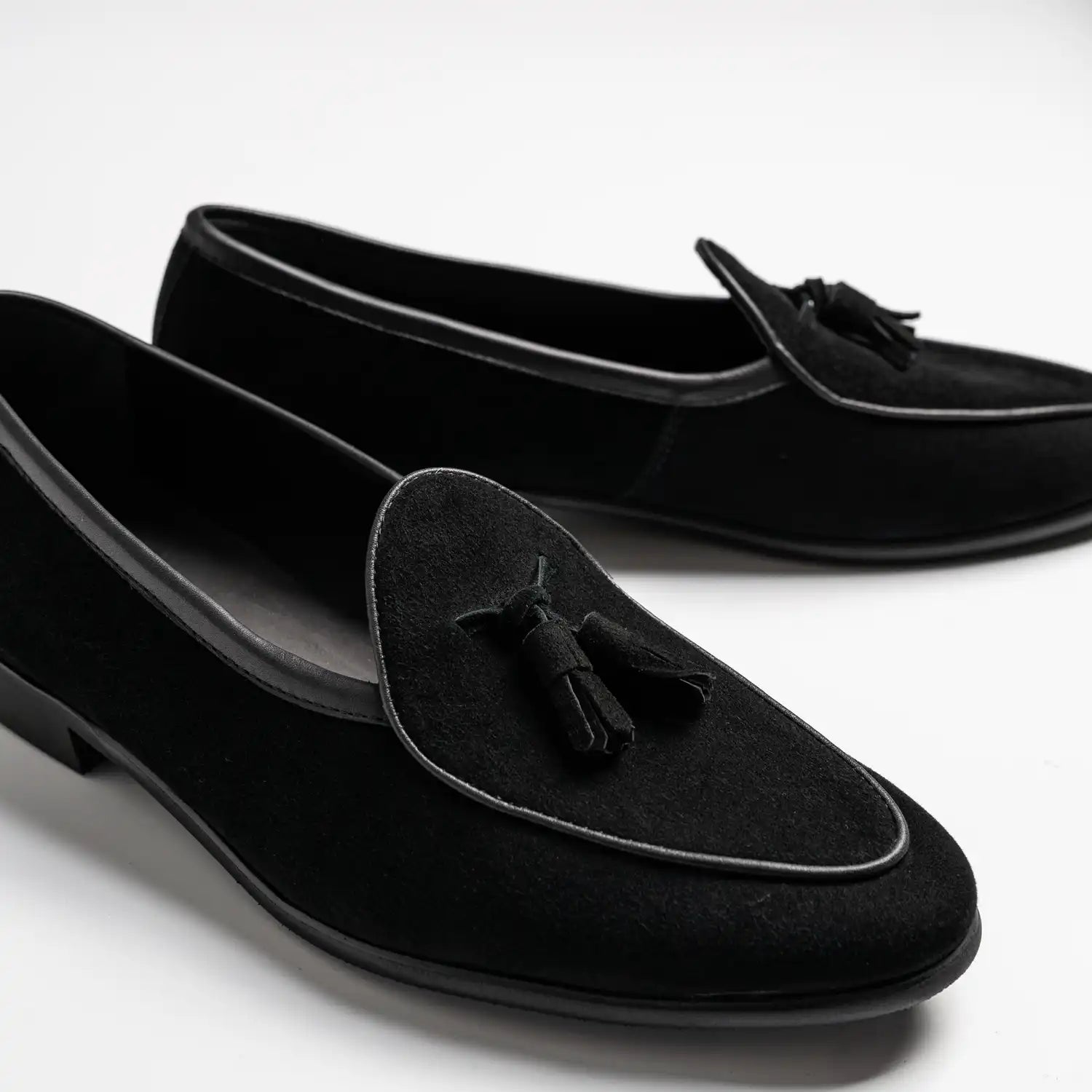 Short Tongue Belgium Tassel Loafer, Neil in Black