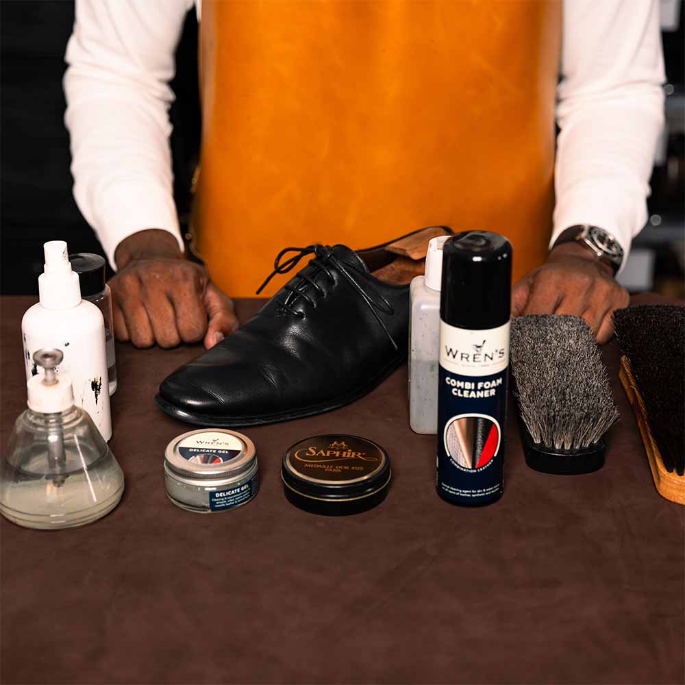 Shoe Mould Cleaning Demonstration by WhyandCo