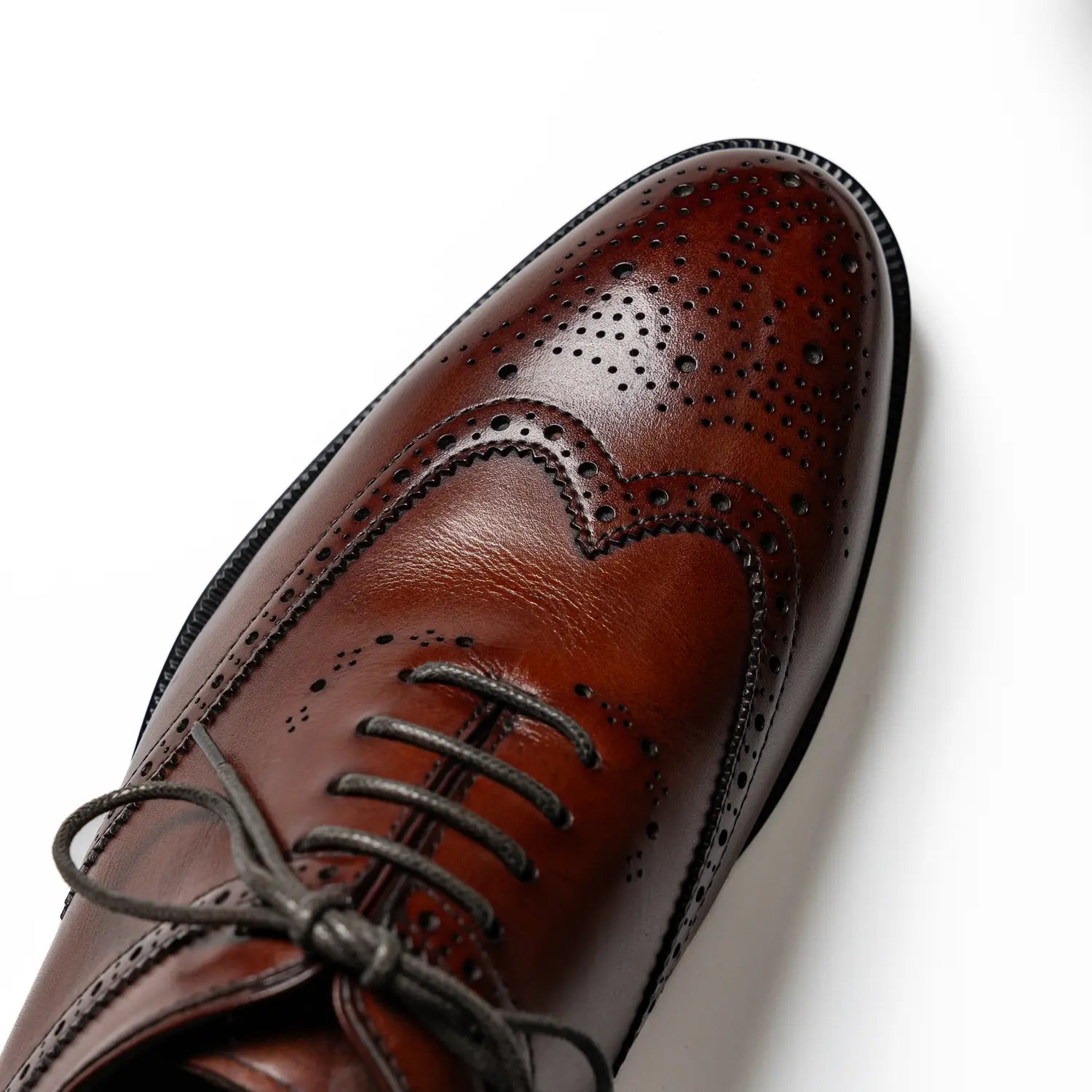 Long wing tip brogue oxford in mid tan, amoy in mid tan