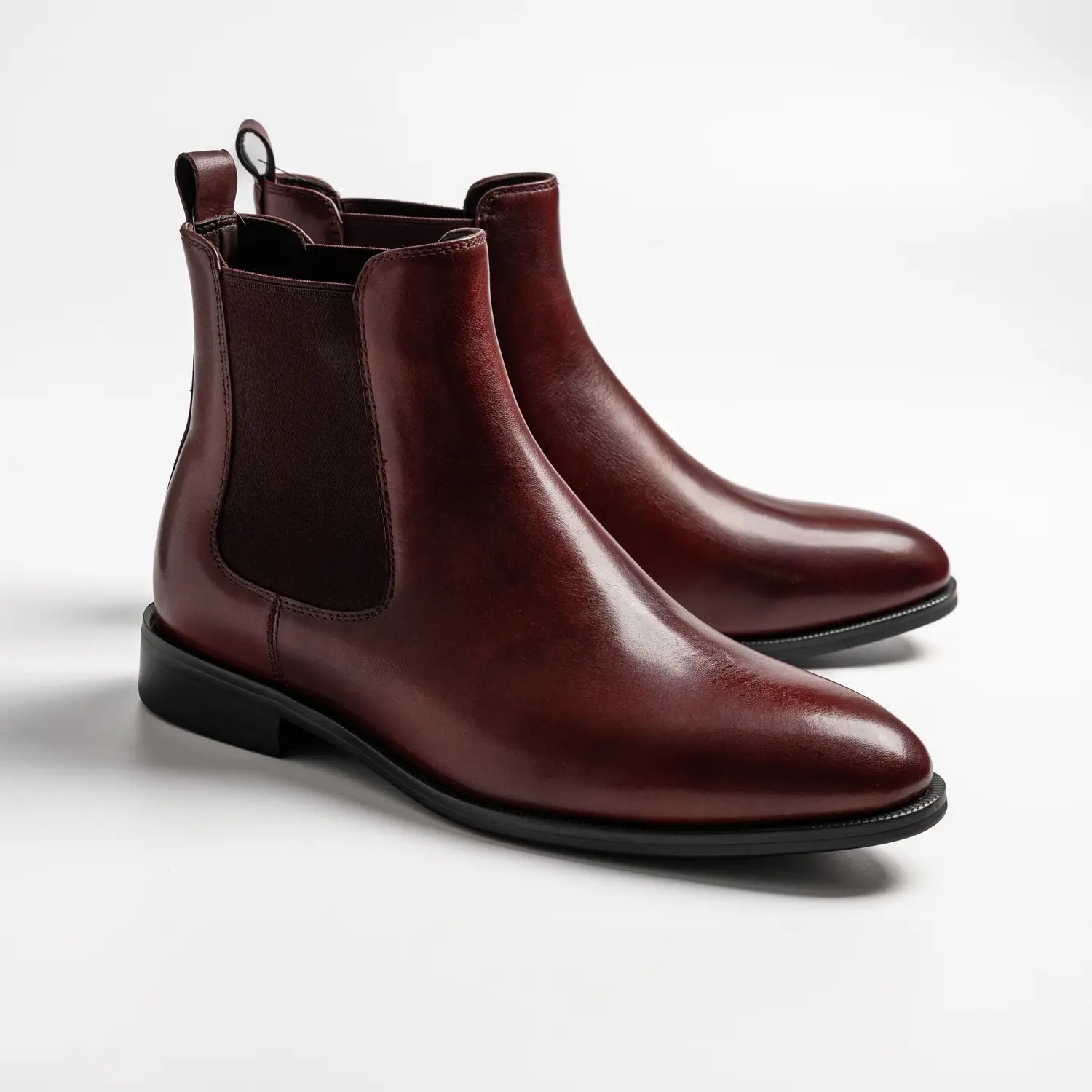 chelsea boots in brown red, clarke in brown red