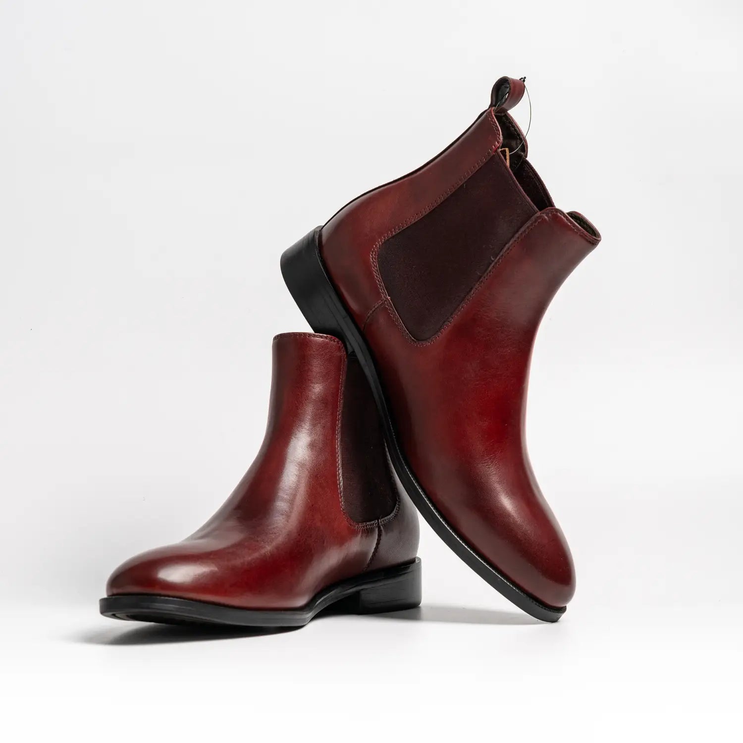 chelsea boots in brown red, clarke in brown red