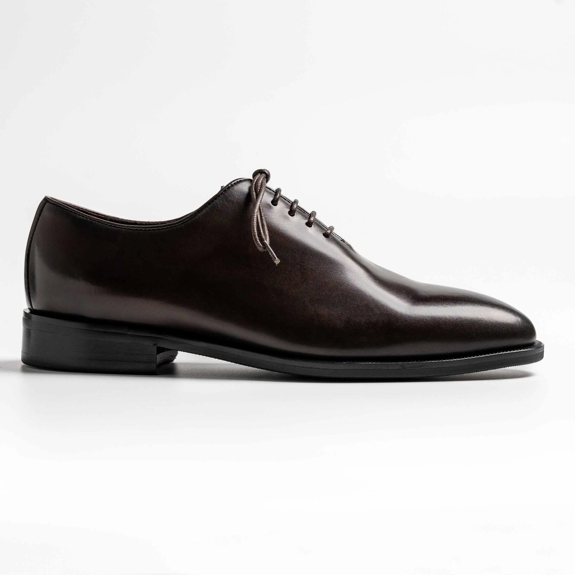 Round toe wholecut oxford in black, Collyer in Coffee