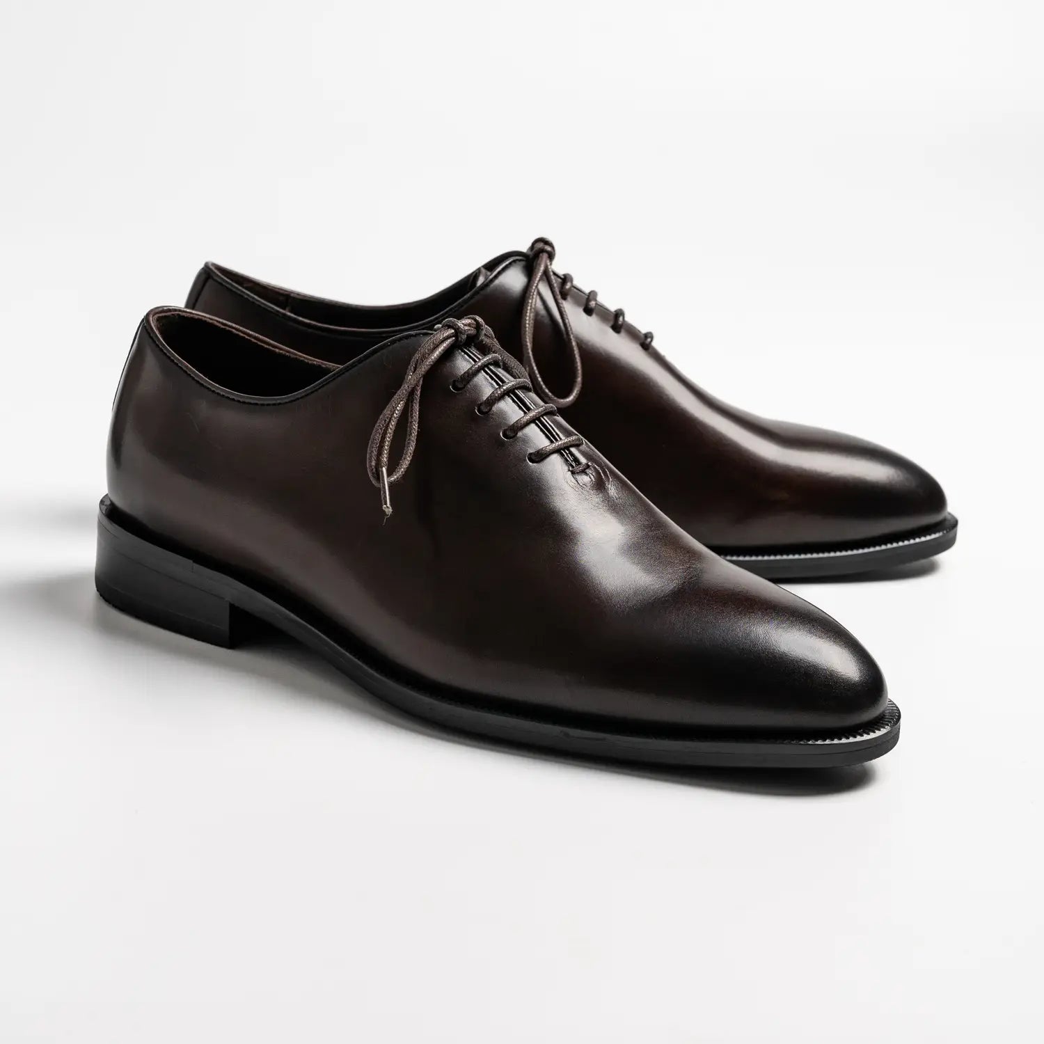 Round toe wholecut oxford in black, Collyer in Coffee