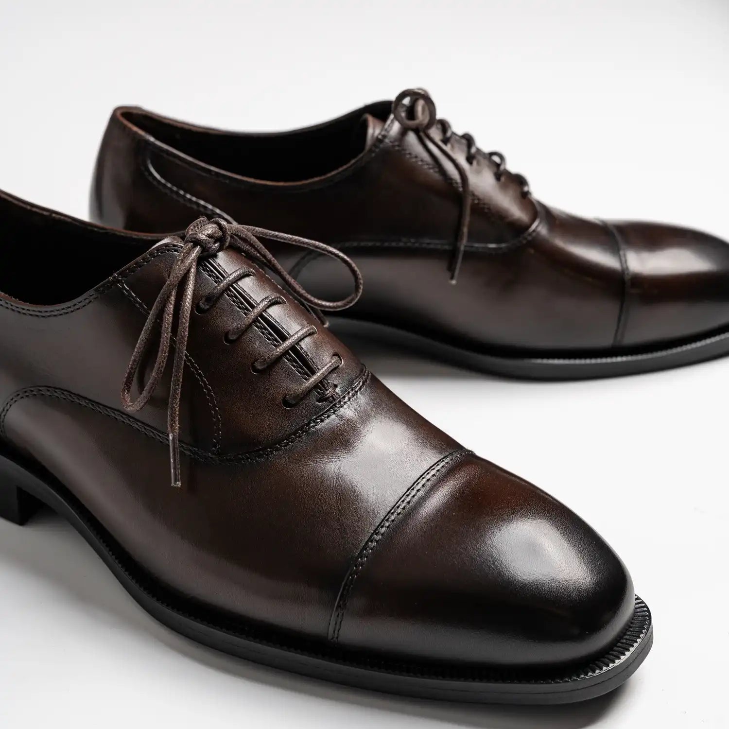 Captoe oxford in coffee, george in coffee