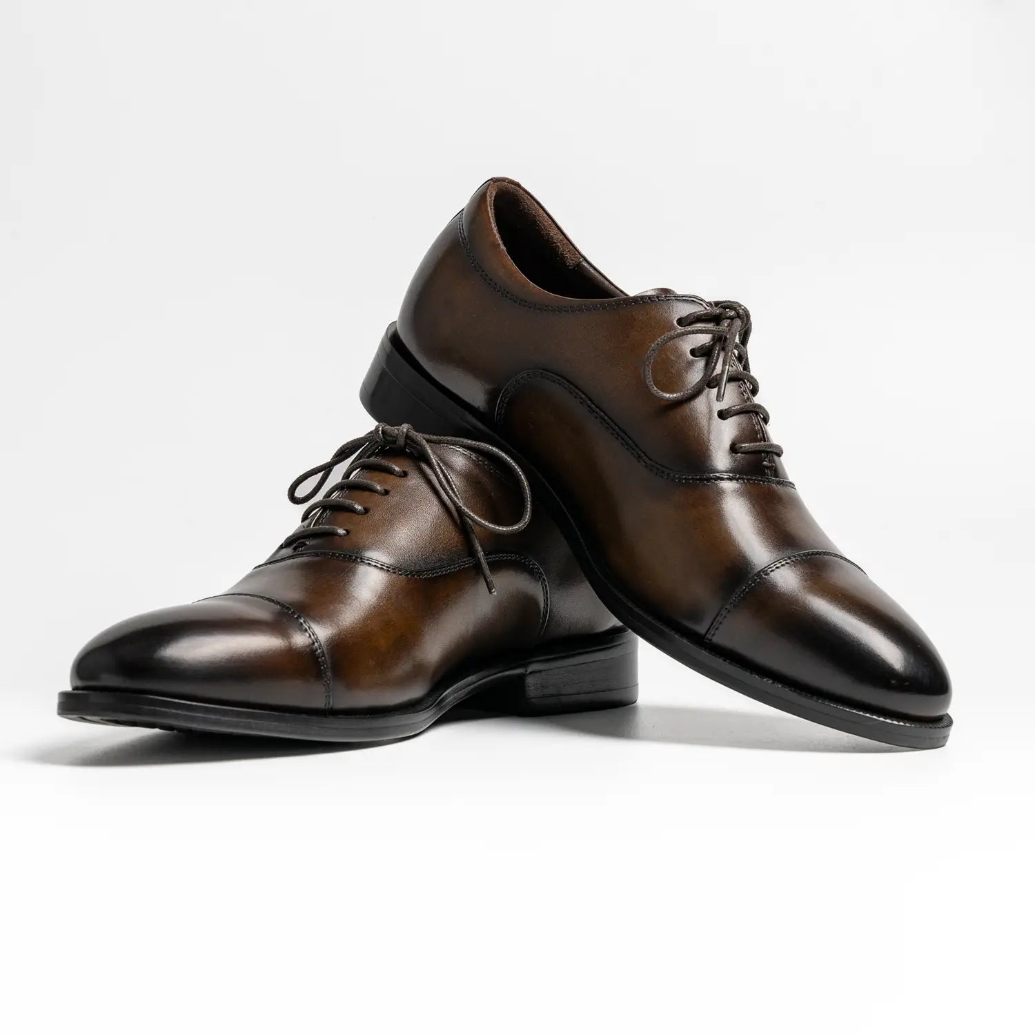 Round Toe Captoe Oxford in Coffee, Wallich In Coffee