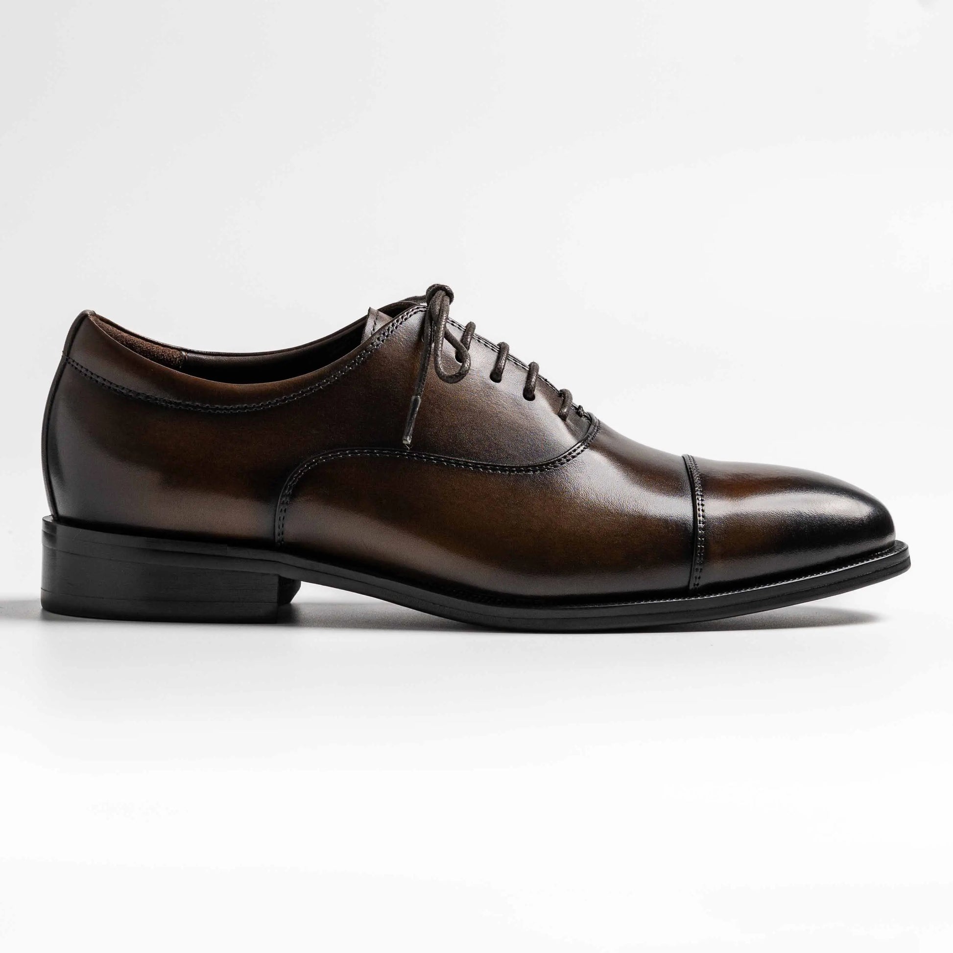 Round Toe Captoe Oxford in Coffee, Wallich In Coffee